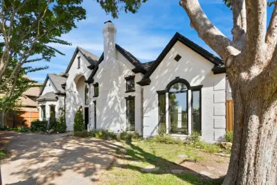 Contemporary Elegant Bespoke Residence by Chellyanna - Custom Homes, Additions, Renovations
