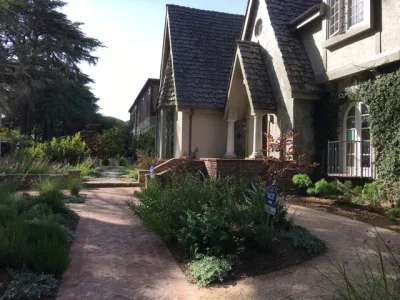 Lauri Burrier Garden Design Inc. - Garden Remodeling in Los Angeles, CA