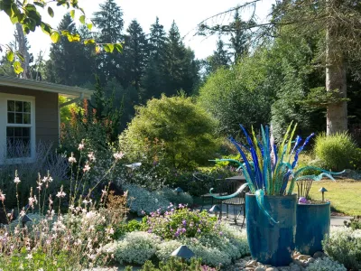 Le jardinet - Garden Remodeling in Duvall, WA