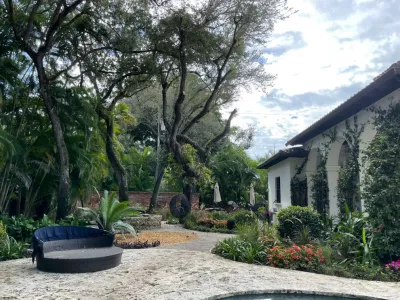 Aveille Landscape - Patio Design & Installation in Aventura, FL