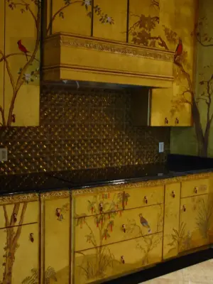 Everything that shines is GOLD; Kitchen by Palatial Stone & Tile