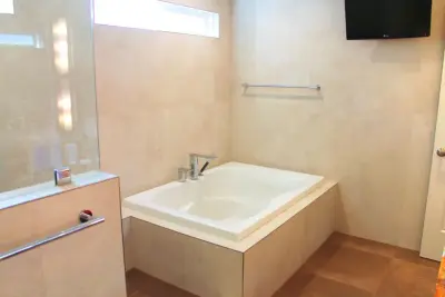Flooring 323 - Flooring Installation Services in Honolulu, HI
