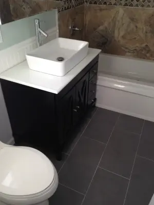 Classic Shower and Tub Combination Renovation by Argen Build