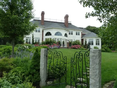 Country Estate Friendly to Birds and Turkeys — Landscape Design project by Maria Von Brincken Landscape Garden Design