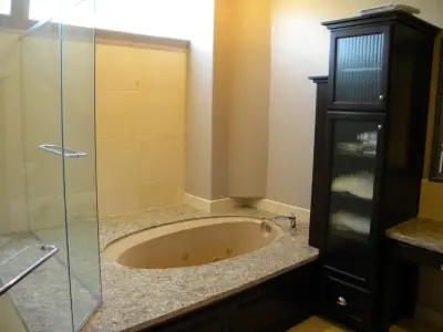 Restroom — Kitchen Remodeling project by William Birchard Remodeling