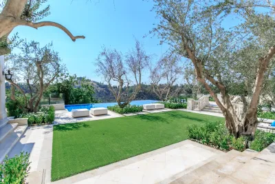Mark Scott Associates | Landscape Architecture - Outdoor Lighting Installation in Newport Beach, CA