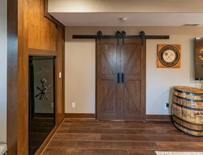 DE Contracting, LLC - Flooring Installation Services in Cedarburg, WI