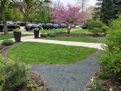Old Irving Park Residence — Landscape Design project by Anne Roberts Gardens, Inc. in Chicago