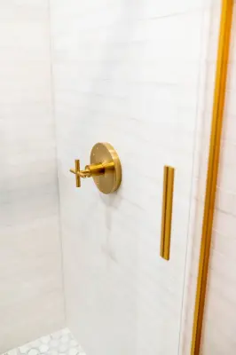 Bosworth Guest Bathroom — Kitchen Remodeling project by Wade Home Remodeling