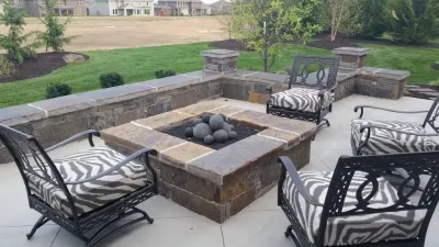 Transitional Home in Overland Park, KS by Meier Landscape Architecture