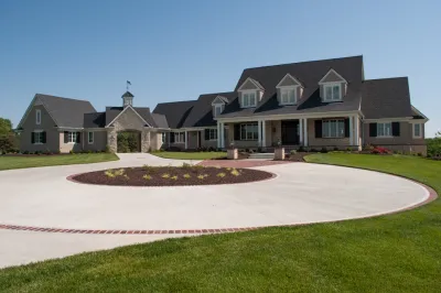 Traditional Estate Home — Landscape Design project by Meier Landscape Architecture in Overland Park