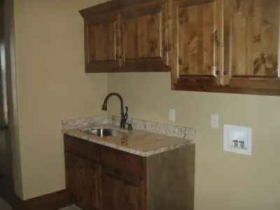 Tracy Mitchell Custom Homes, Inc - Garage Door Installation & Repair in Tool, TX