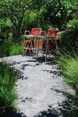 meadow meets modern — Landscape Design project by Merge Studio in Sebastopol