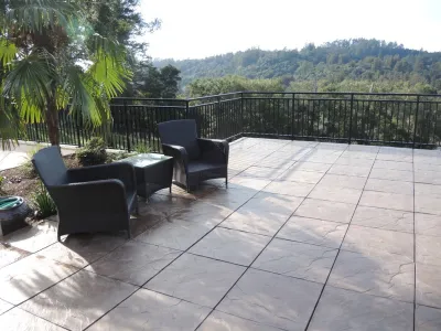 Floating on the edge — Landscape Design project by Michael Rosenberg Landscape Architecture
