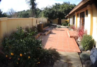 Narrow Mediterranean Courtyard — Landscape Design project by Michael Rosenberg Landscape Architecture in San Francisco