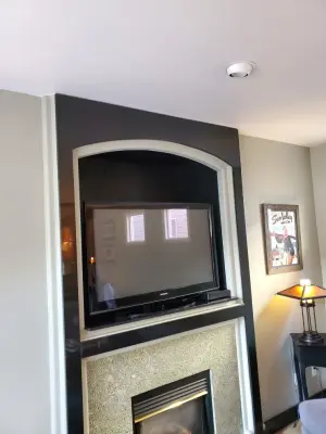 Sammamish Hearth and Mantel Renovation by Green Line Construction LLC