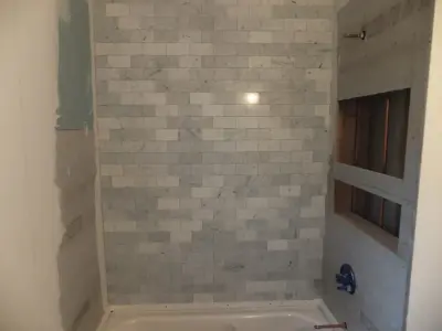 Las Aguilas Contracting - Tile & Stone Installation Services in Kirkwood, IL