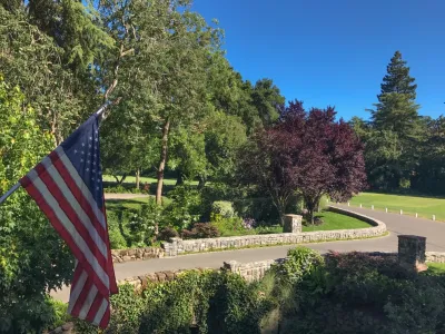 Montgomery Robbins, Inc. - Landscape Construction in Alamo, CA
