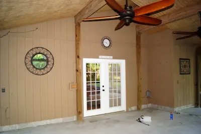Lownds Enterprises LLC - Door Installation & Replacement in Muskegon, MI