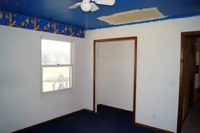 Lownds Enterprises LLC - Door Installation & Replacement in Muskegon, MI