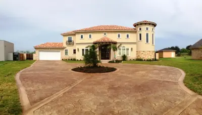 DesignGroup 692 - Custom Home Builders in Brownsville, TX