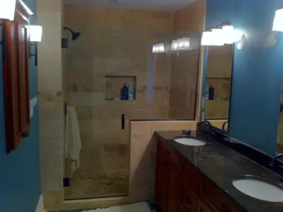 Custom Glass Mirror Image LLC - Window Installation & Replacement in Saint Peters, MO