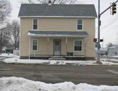 J B & D Siding and Window - Window Installation & Replacement in Galesburg, IL