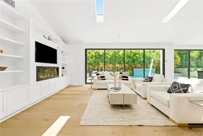 Windows N Things - Door Installation & Replacement in Canoga Park, CA