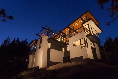Contemporary Lakeside Vista — Window Installation & Replacement project by California Craftsman