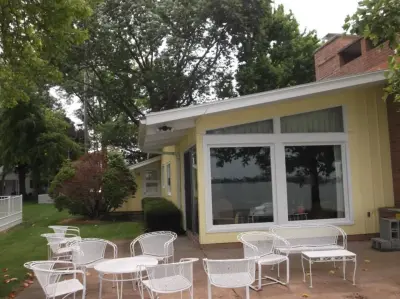 Shine Rite Thru Windows - Door Installation & Replacement in Sandusky, OH