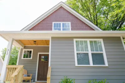 North Chattanooga Stained Hardie Shake — Window Installation & Replacement project by Chattanooga EXteriors