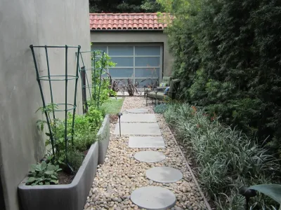Los Angeles Contemporary Spanish Revival — Landscape Design project by Park Slope Design in Los Angeles