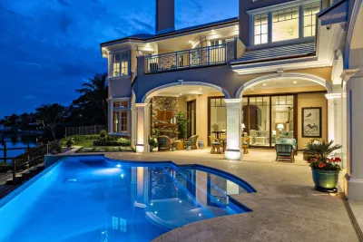 Custom Residence 10, Rolling Hills, Tequesta — Landscape Design project by Parker-Yannette Design Group, Inc.