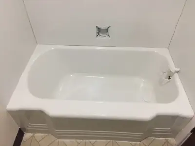 Halme Tub Resurfacing — Kitchen Remodeling project by Tramco Kitchen And Bath