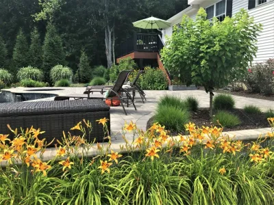 Putnam's Landscaping - Retaining Wall Construction in Wilton, CT
