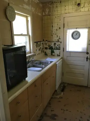 Compact yet Comprehensive — Kitchen Remodeling project by Lincoln Cabinet