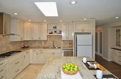 Transitional Design Townhouse Renovation — Kitchen Remodeling project by P&M Caseworks, LLC