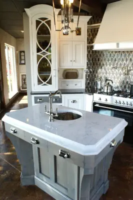 Edmond Showroom Transitional Exhibit — Kitchen Remodeling project by Edmond Kitchen & Bath LLC