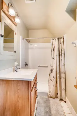 Upper Arlington Bath Project in Columbus, Ohio — Kitchen Remodeling project by Improveit! Home Remodeling