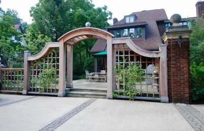 Shaker Heights Georgian — Landscape Design project by Rosmarin Landscape Design