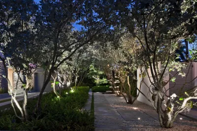 Cisneros Residence — Landscape Design project by Savino Miller Design Studio in Coral Gables