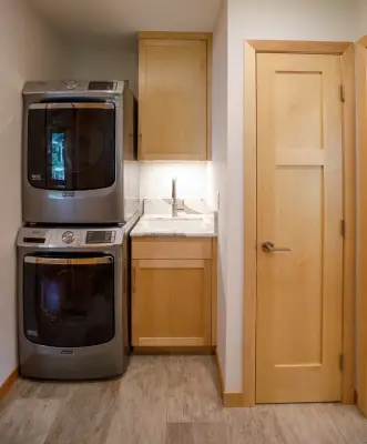 Zinran Construction Services Inc. - Kitchen Remodeling in 