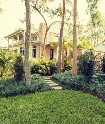 Rea Residence : Crane Island by Serenoa Landscape Design