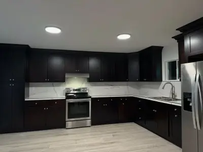 Cozy Transitional Kitchen by TG Construction & Design, Inc.