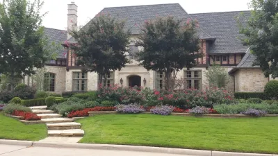 North Dallas - Braewood — Landscape Design project by Southern Land Design - A Design / Build Firm