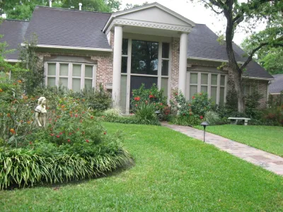 Landscape Updated in Briargrove Park! — Landscape Design project by Sterling Design & Landscape Resources