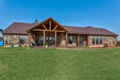 Dundee Bespoke Ranch House — Home Renovation & Remodeling Services project by First Choice Custom Builders
