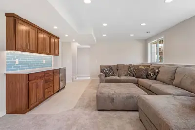 Elmwood Modern Living by Bellepar Homes LLC