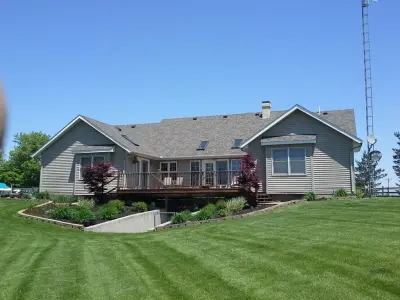 Carbon Construction Company - Roofing & Gutter Services in Hillsdale, MI