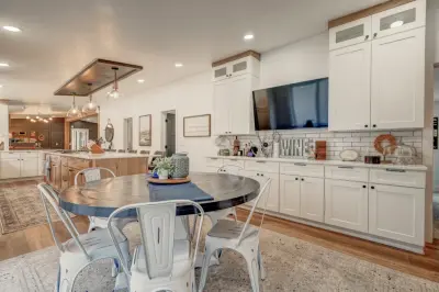 JB Contracting LLC - Flooring Installation Services in Spirit Lake, IA